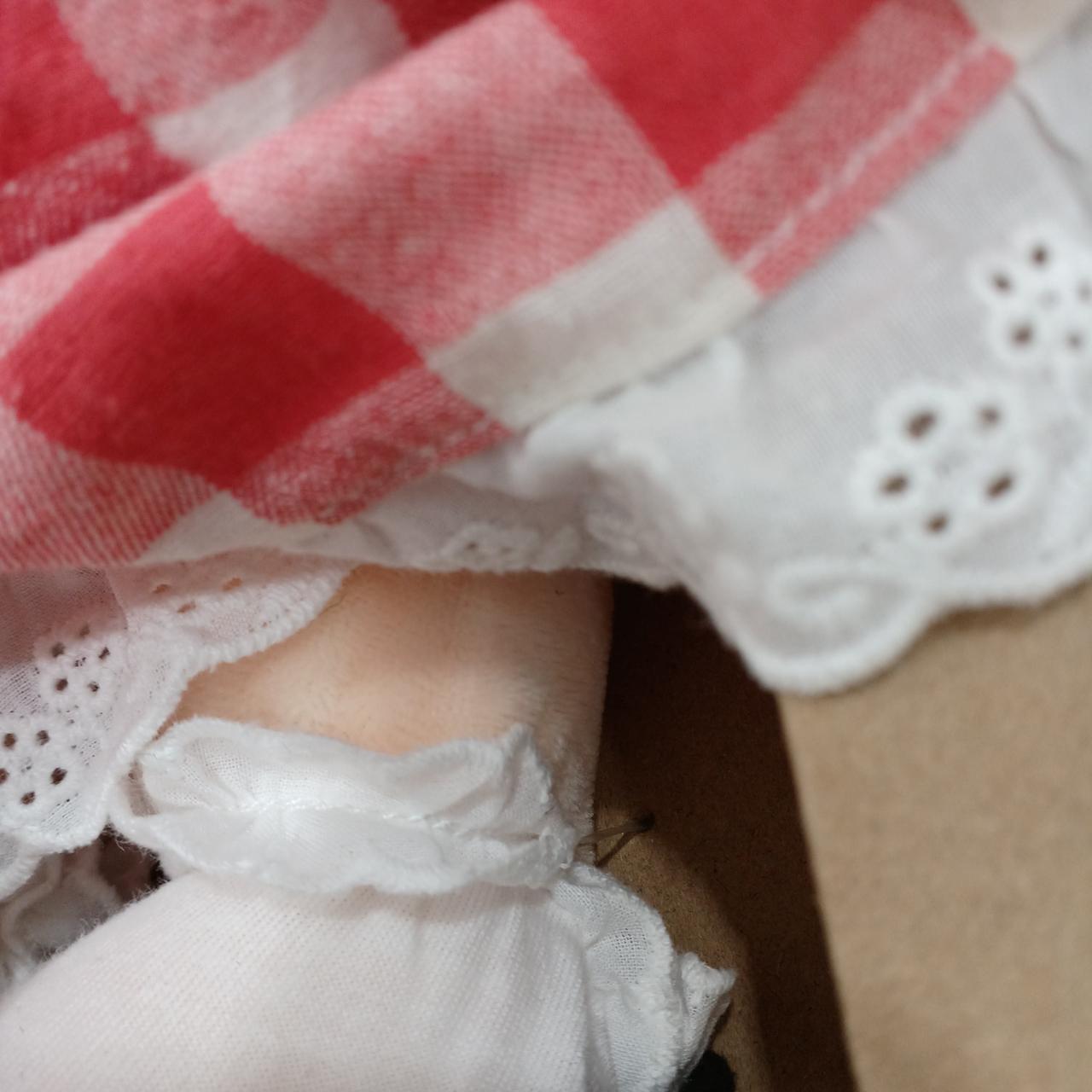 ダンボールから切り離されていません。