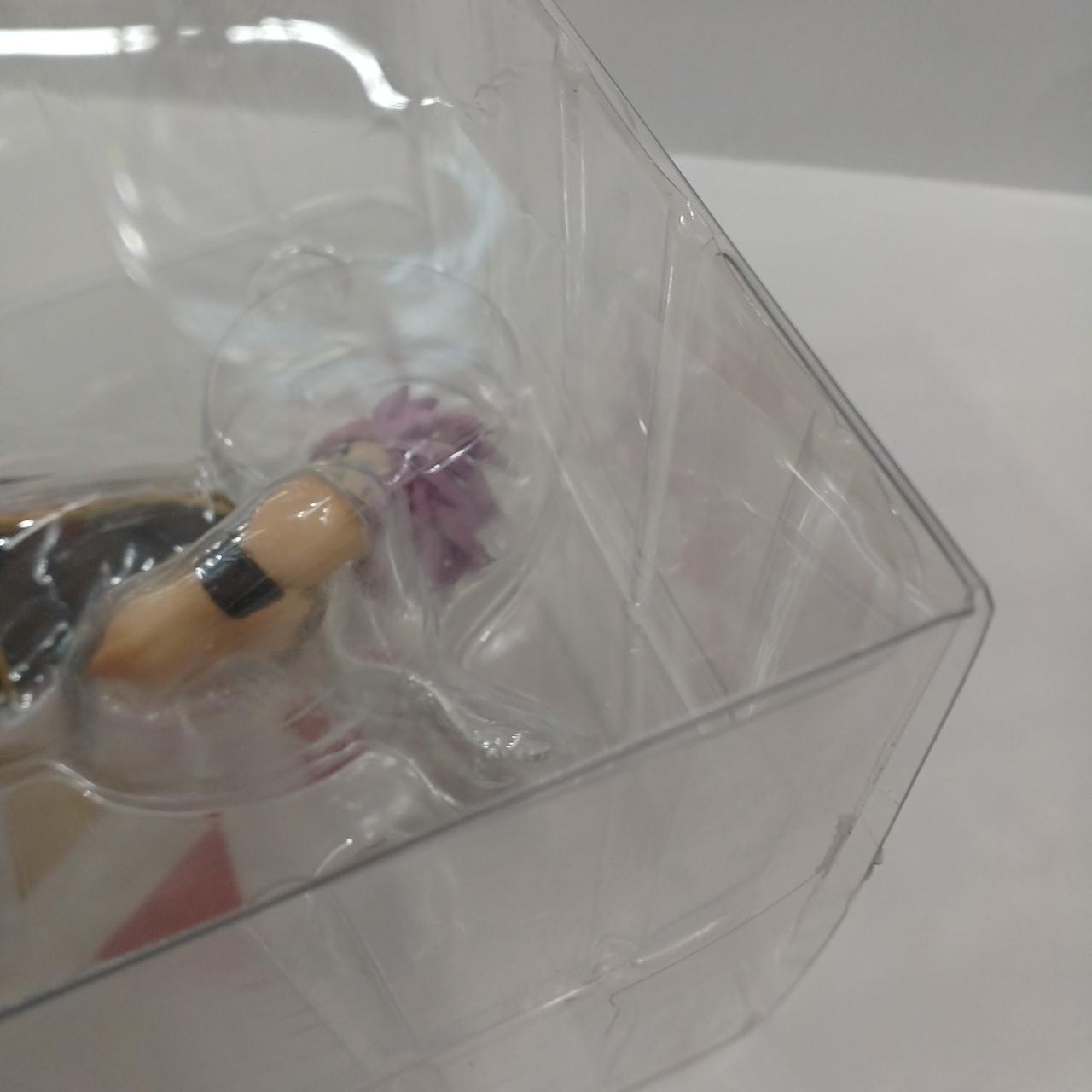 箱にスレ傷があります