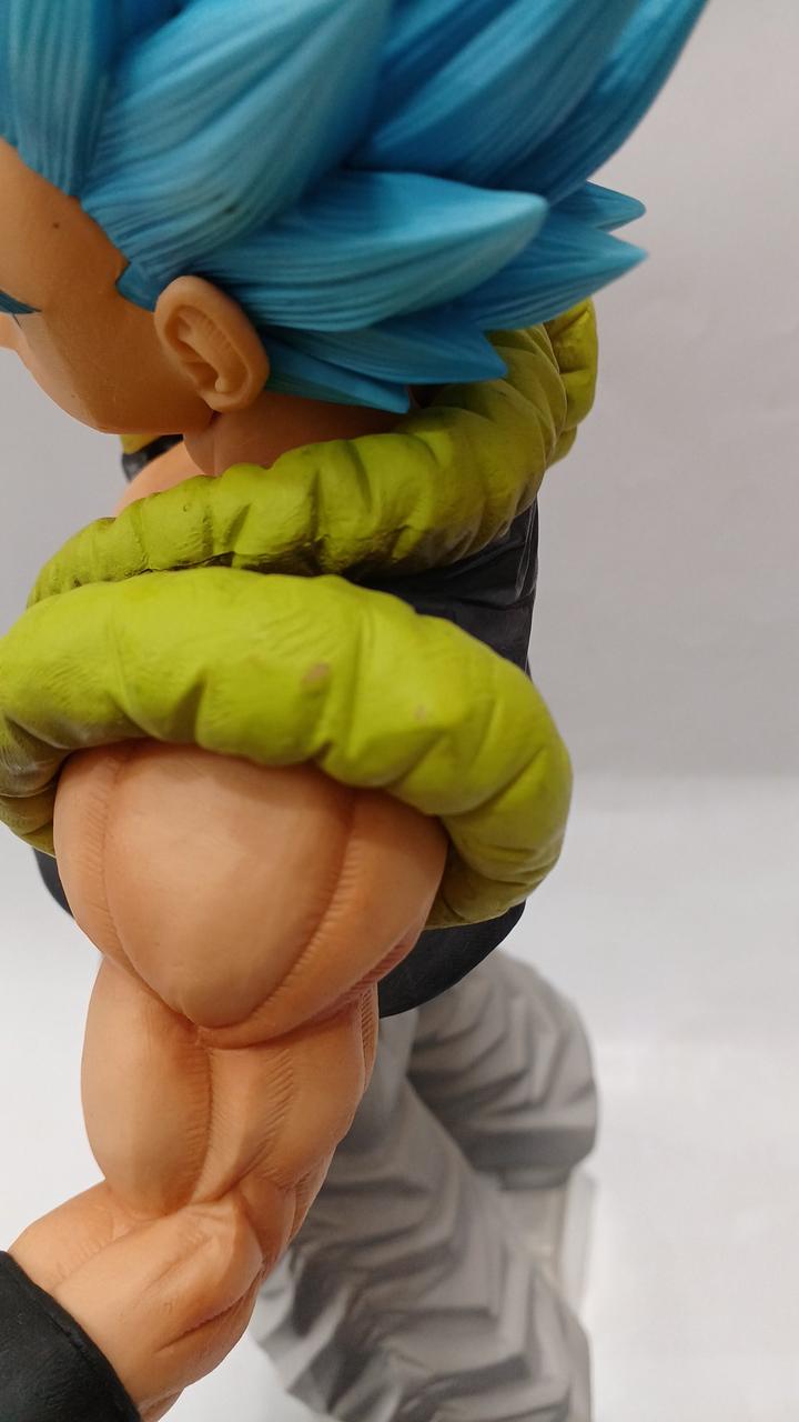 全体的に細かい色ハゲ有