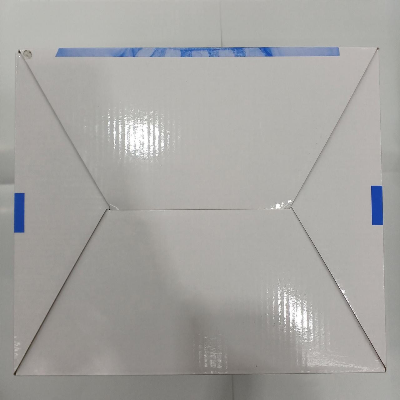 箱の底に汚れ有