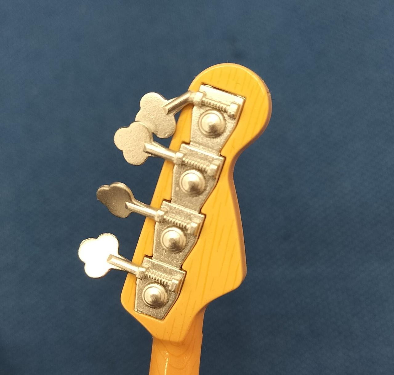 パーツが折れ曲がっております。