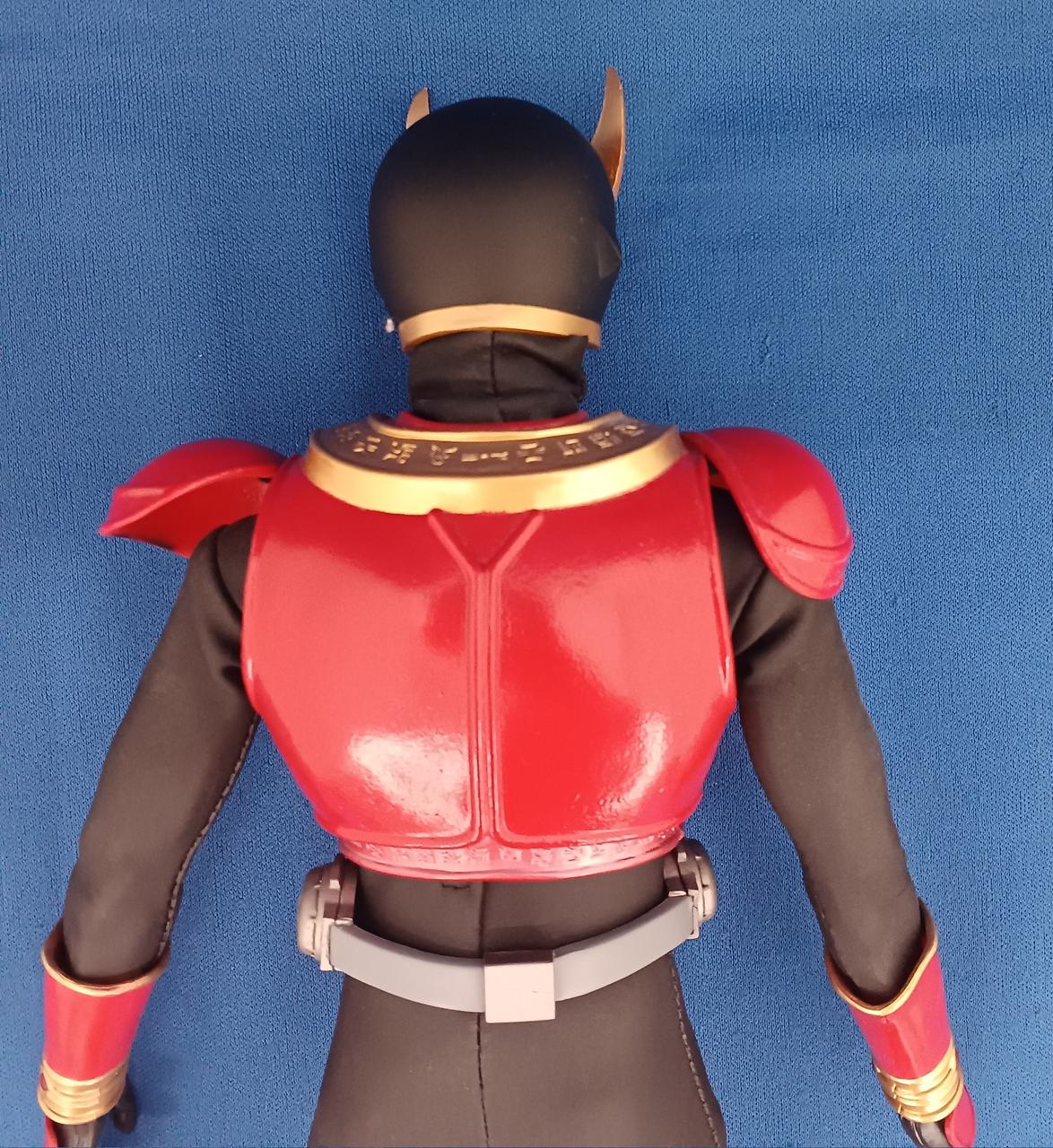 本体　背面　上半身