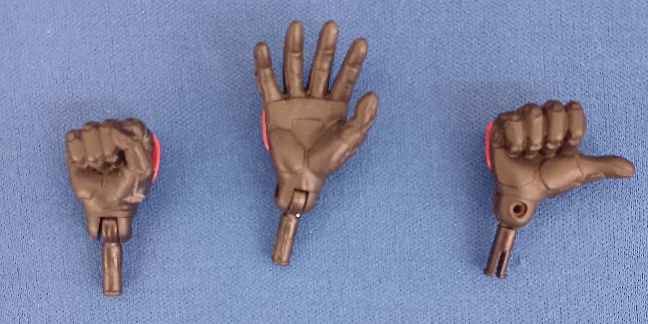 右手交換用パーツ　裏面