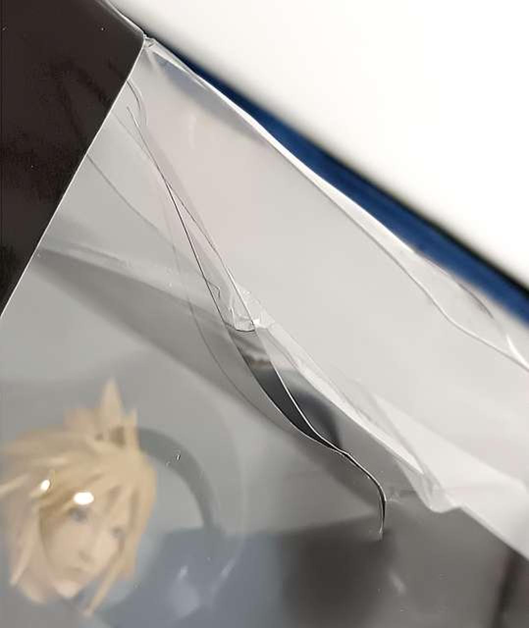 箱フィルム破損有