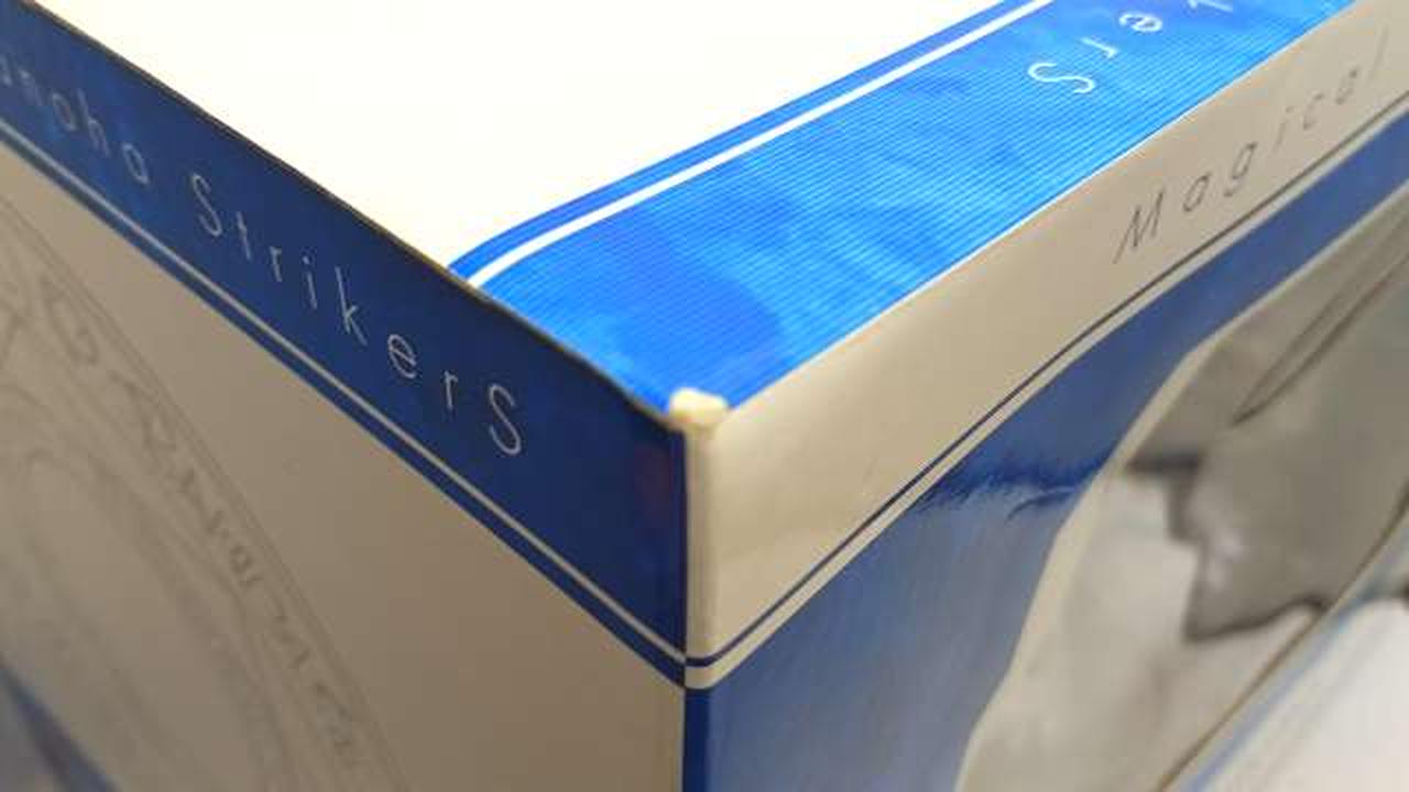 箱正面左肩傷み有