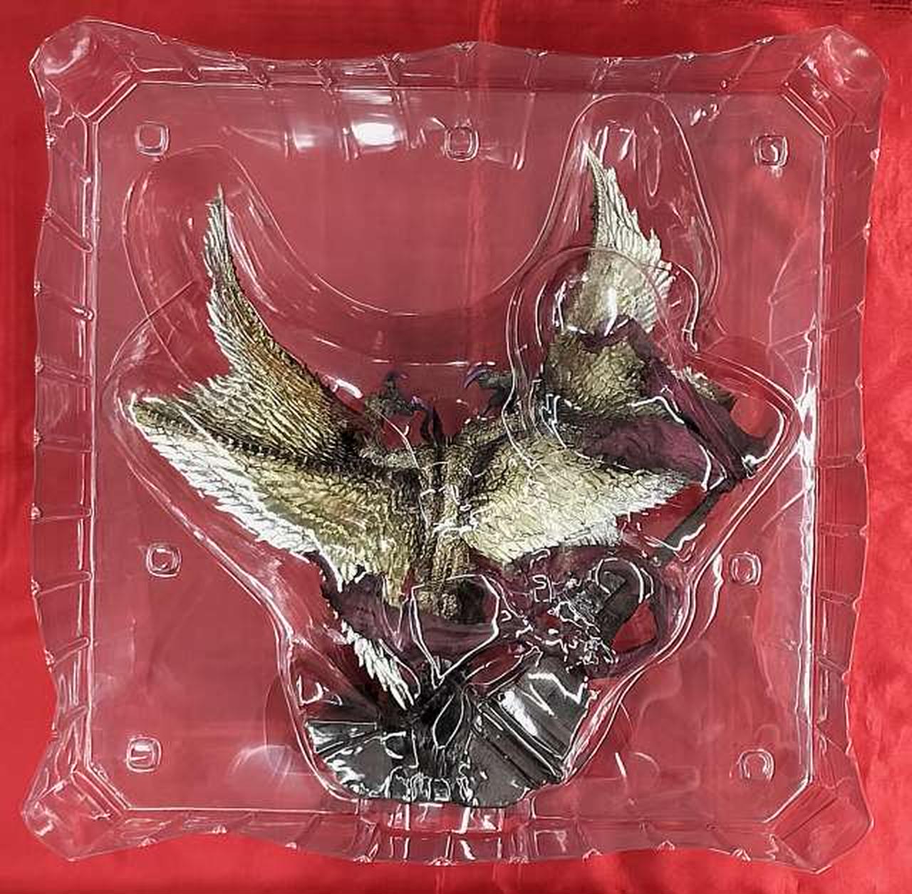 【最終値下げ】　未開封　モンスターハンター 天廻龍 シャガルマガラ 　箱傷あり 最終値下げ】 未開封 モンスターハンター 天廻龍 シャガルマガラ