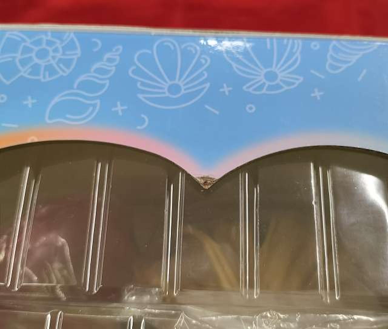 多少の箱傷みあり