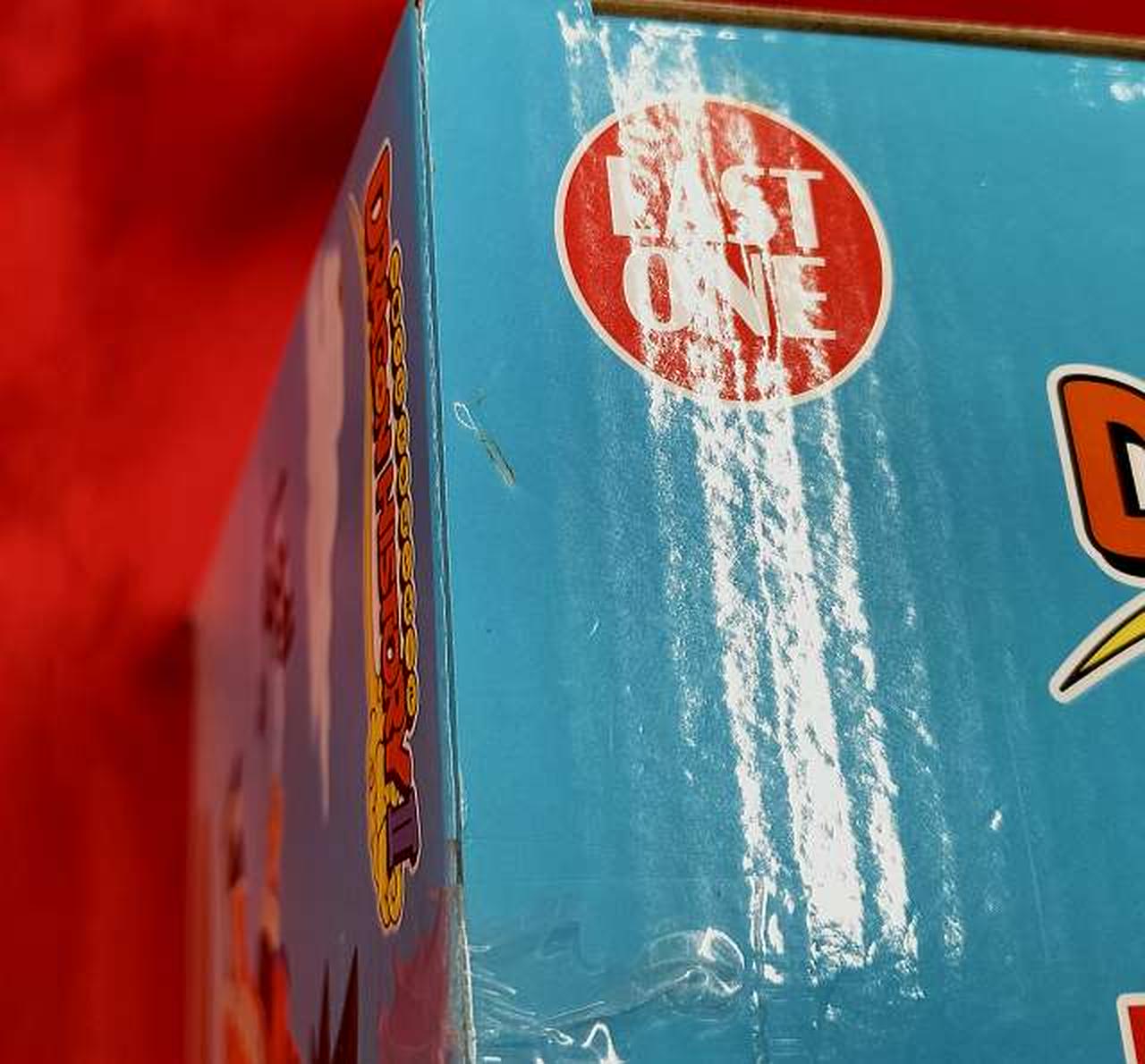 多少の箱傷みあり