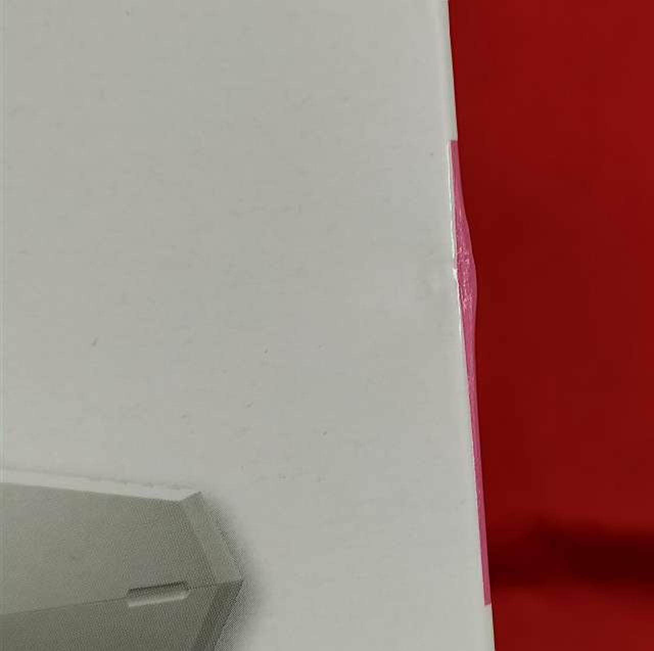 多少の箱傷みあり