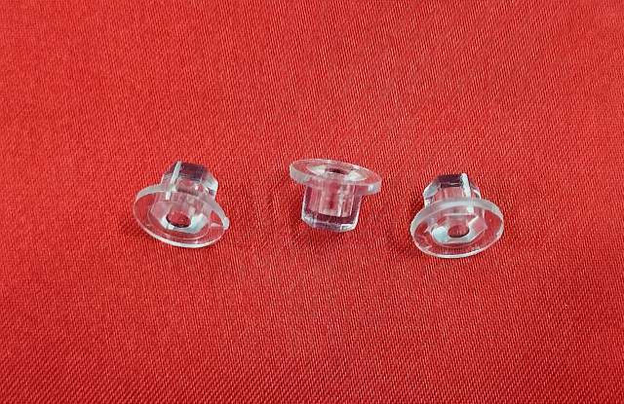 台座用ダボ１つ欠品
