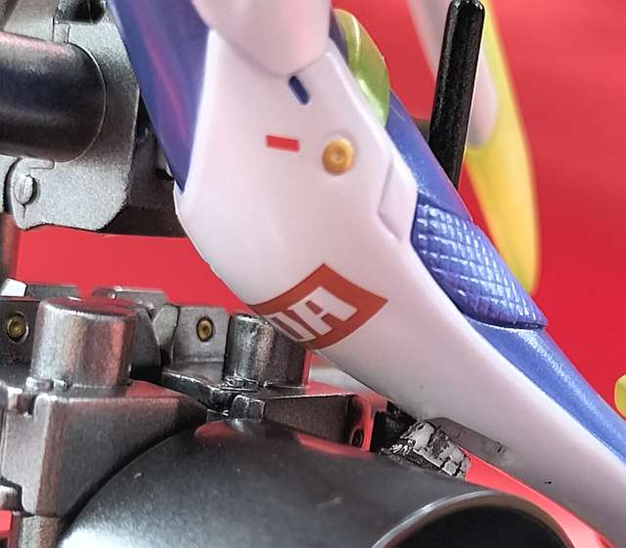 接着箇所剥がれあり