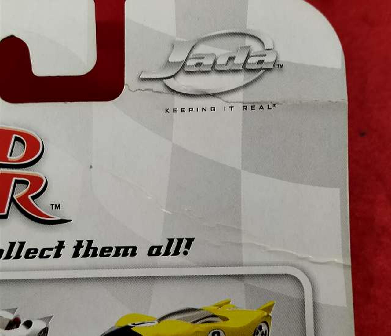 パッケージ折れあり