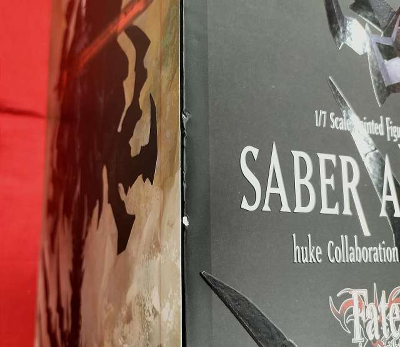 多少の箱傷みあり