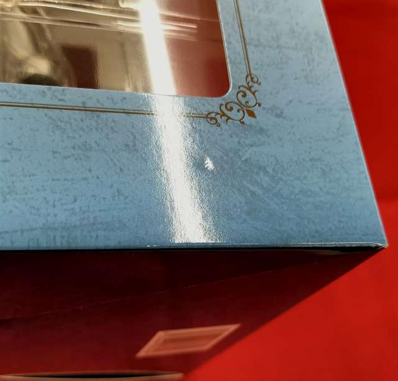 多少の箱傷みあり