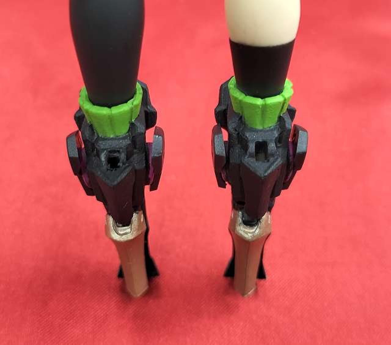 左足踵不具合あり