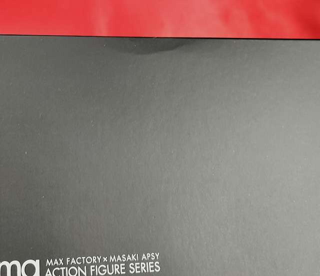 多少の箱傷みあり