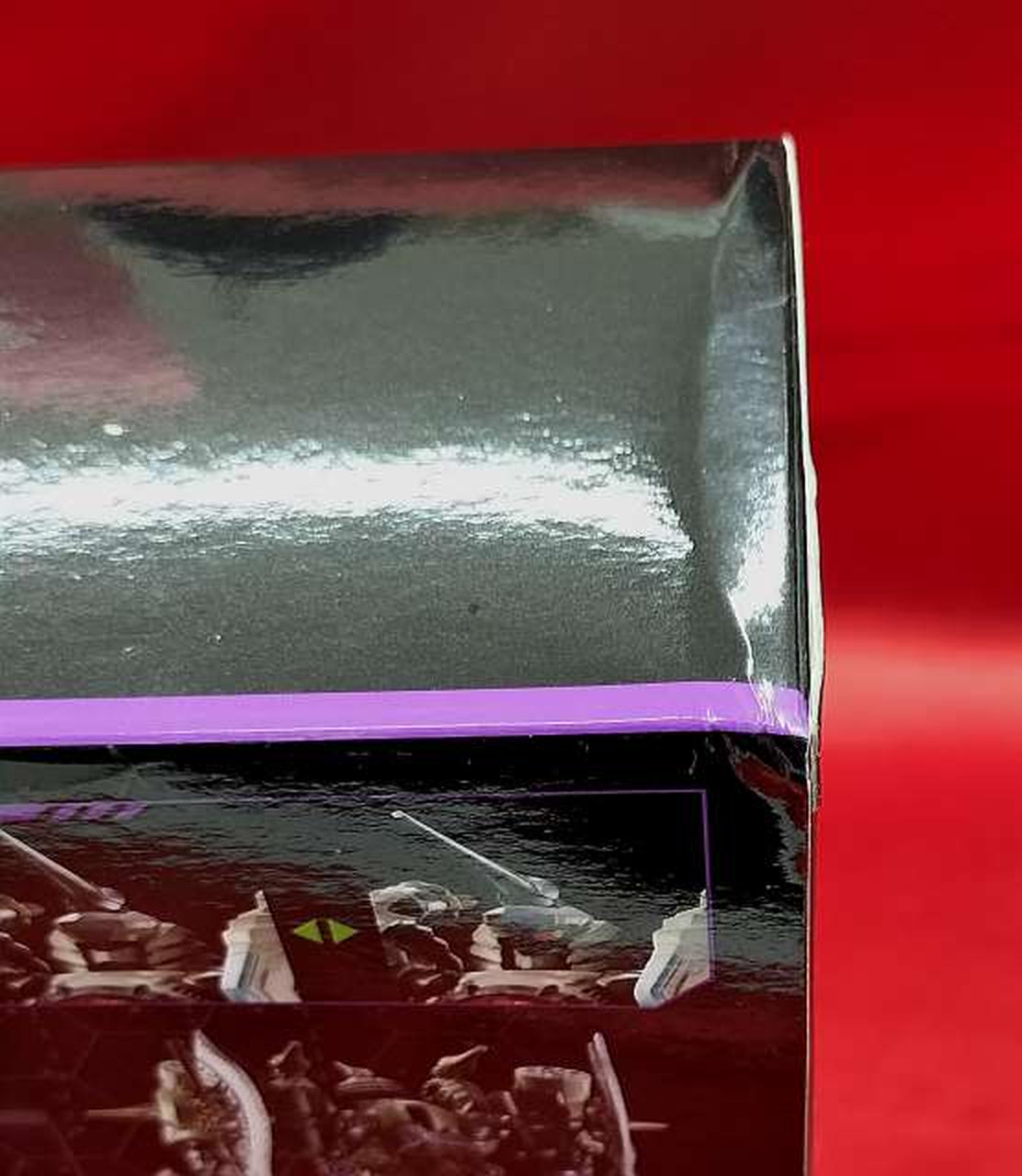 多少の箱傷みあり