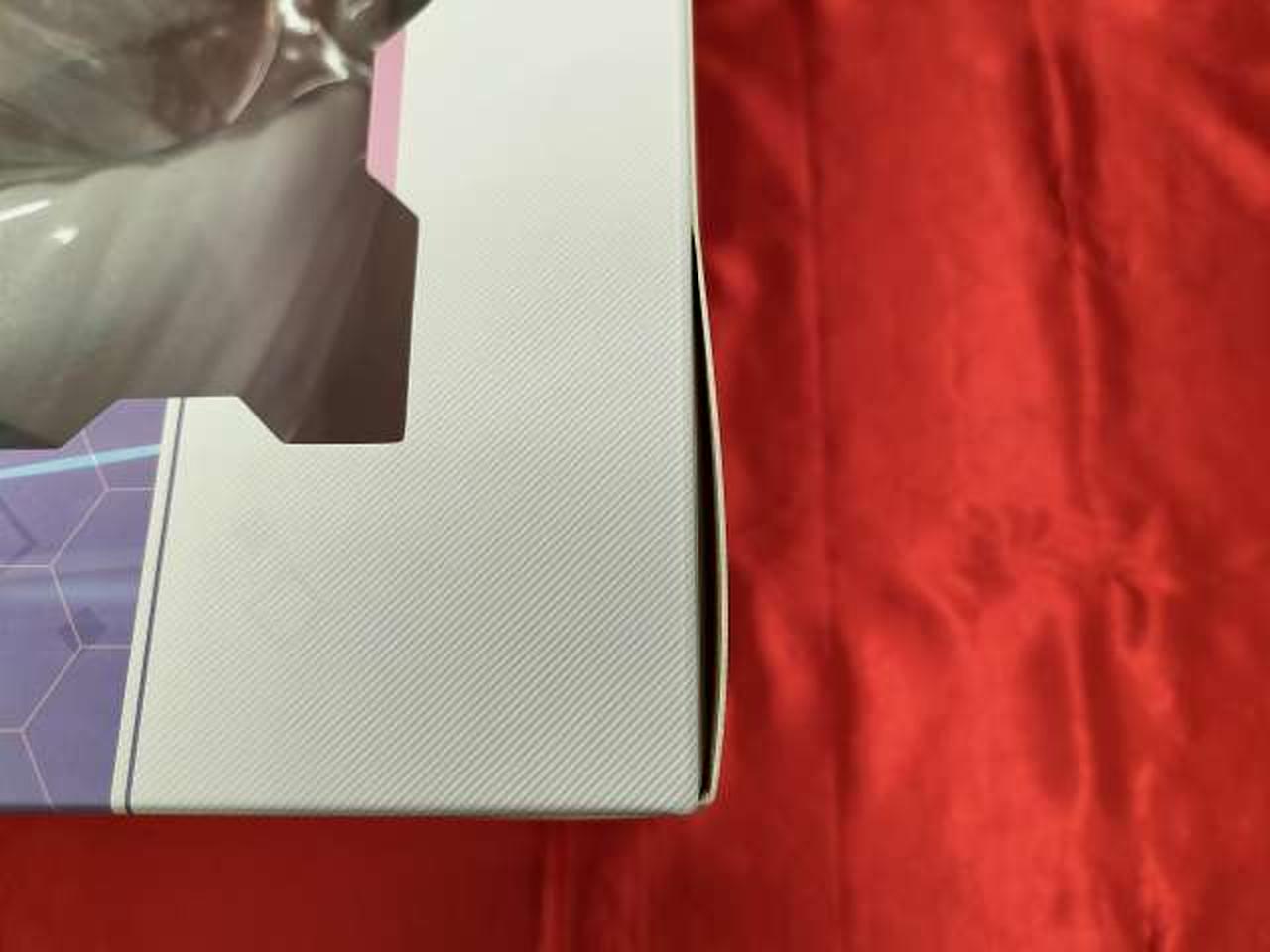 多少の箱傷みあり