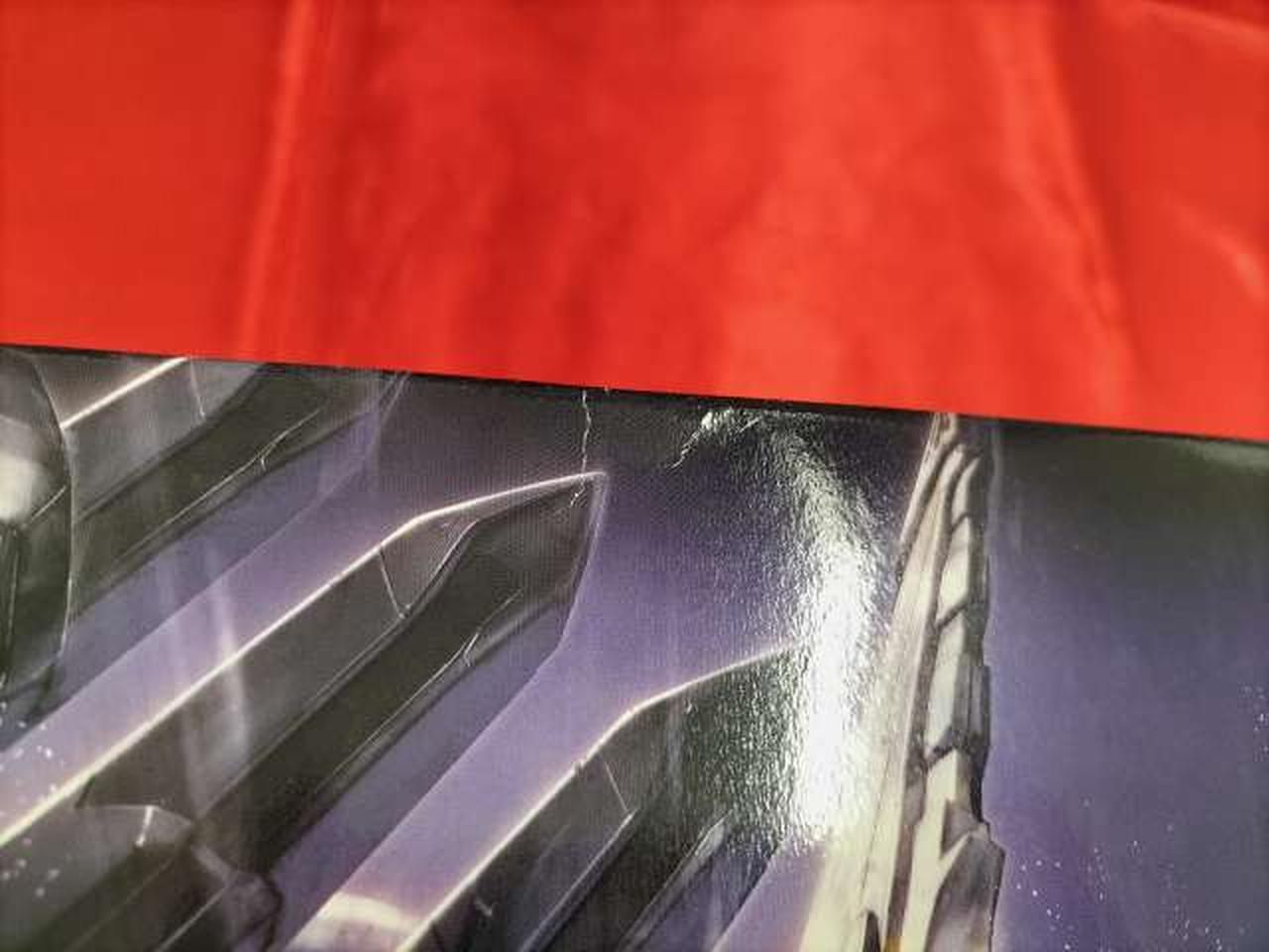 多少の箱傷みあり