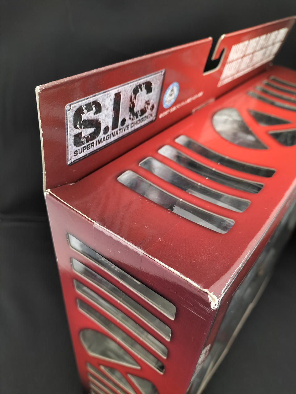 角凹みあります。