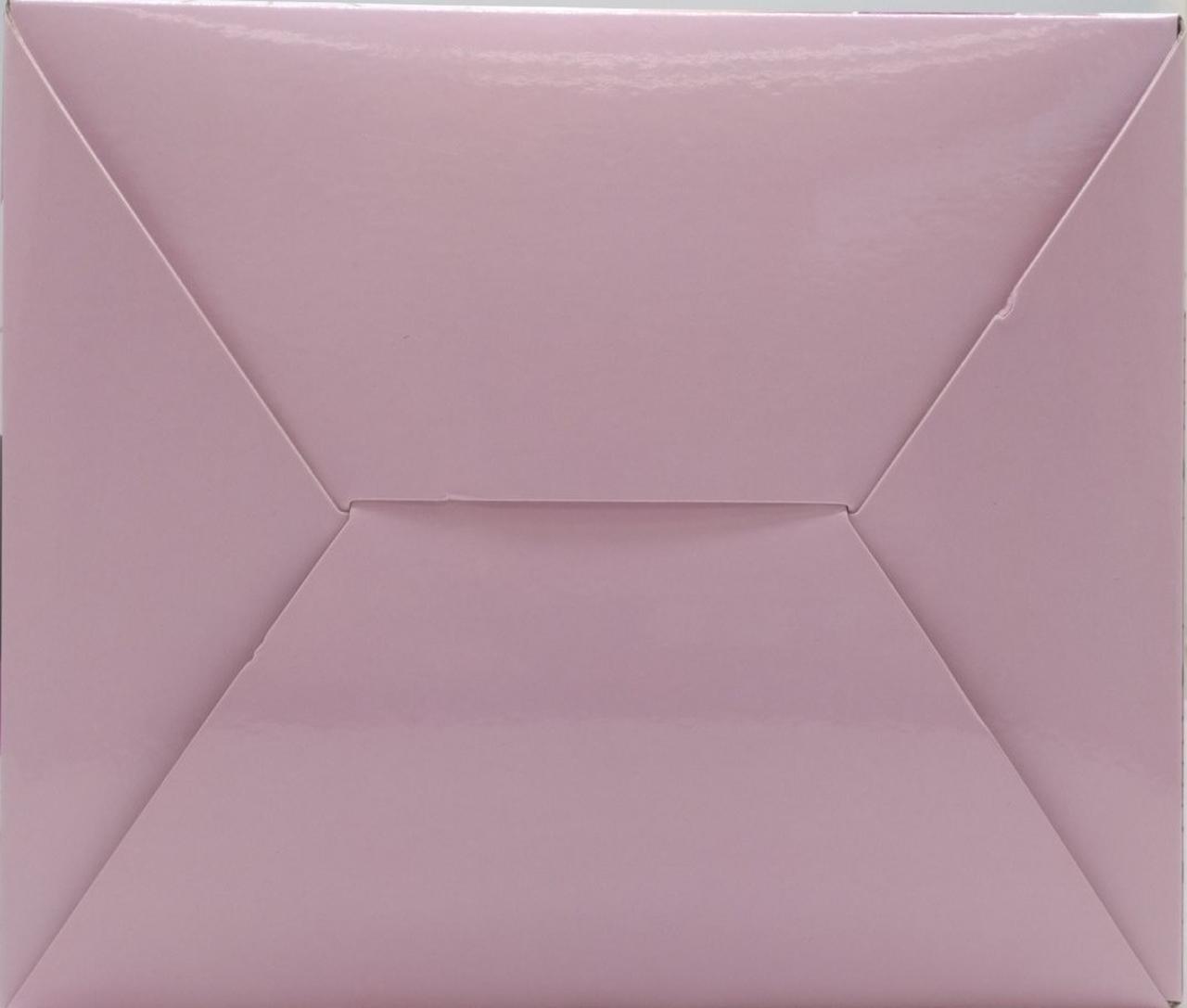 箱底面から開封されています。