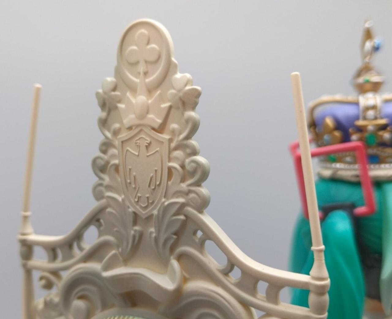 椅子パーツ破損あります。