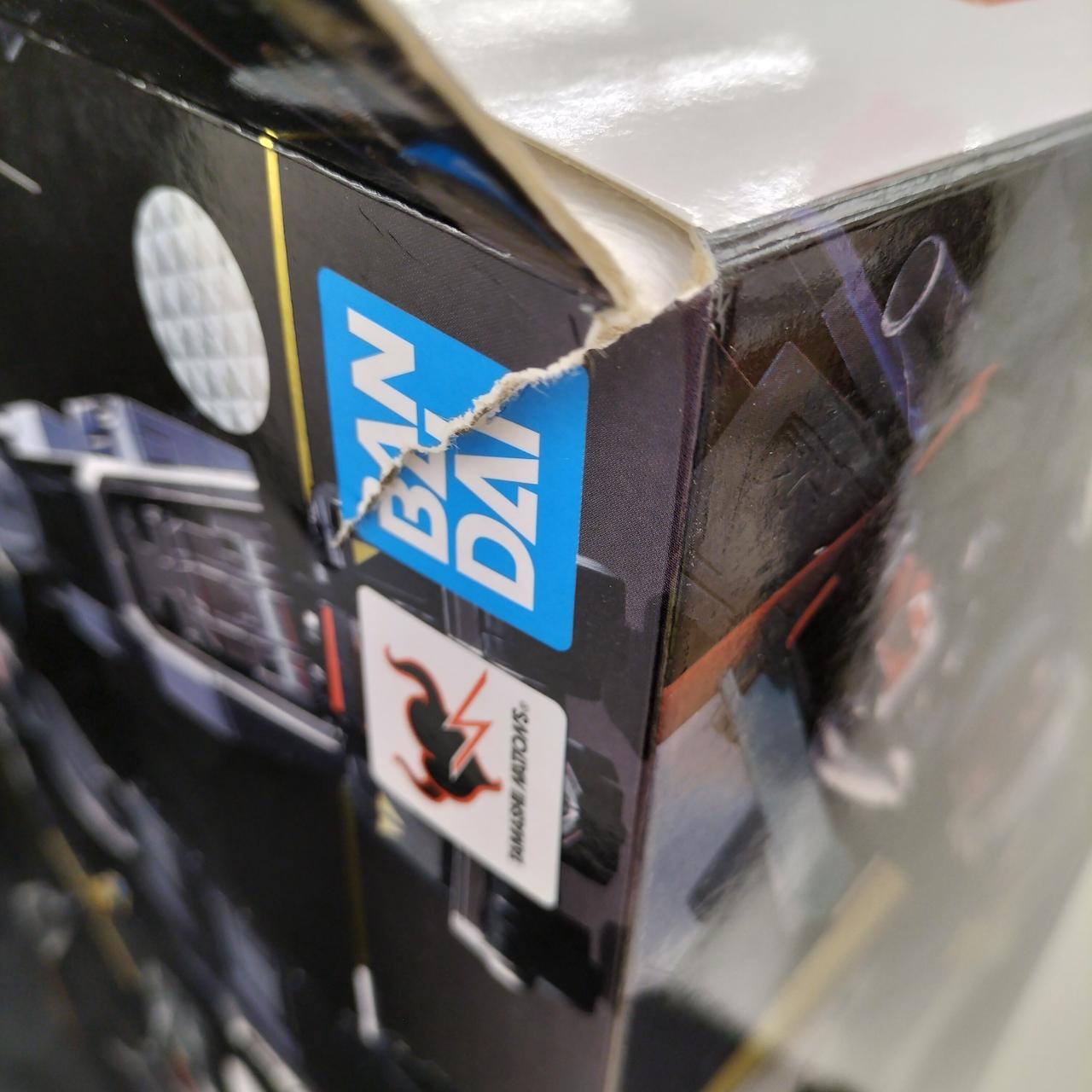 箱に破れあります。