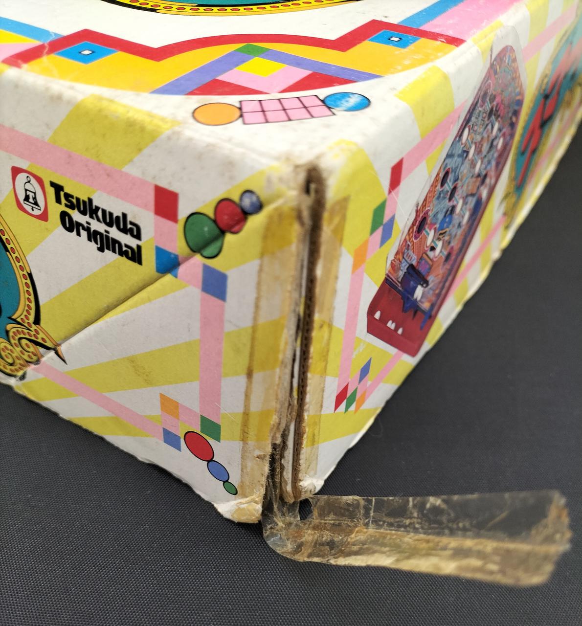 箱に破れあります。