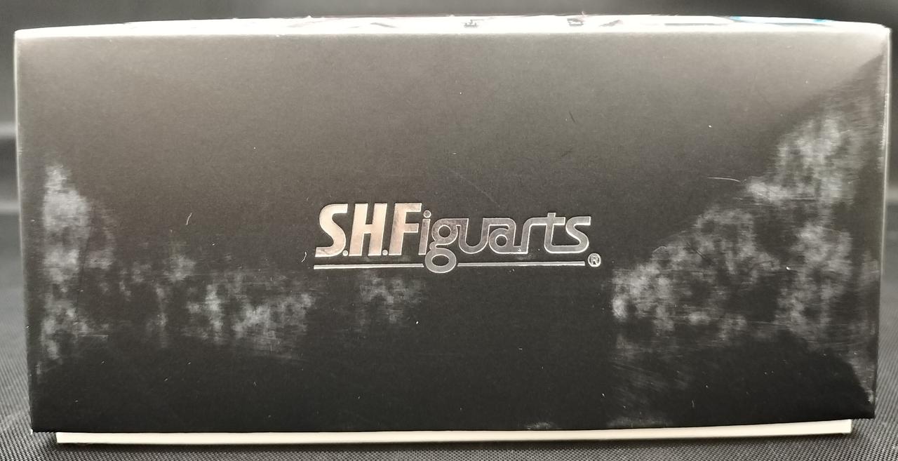 箱に擦れキズあります