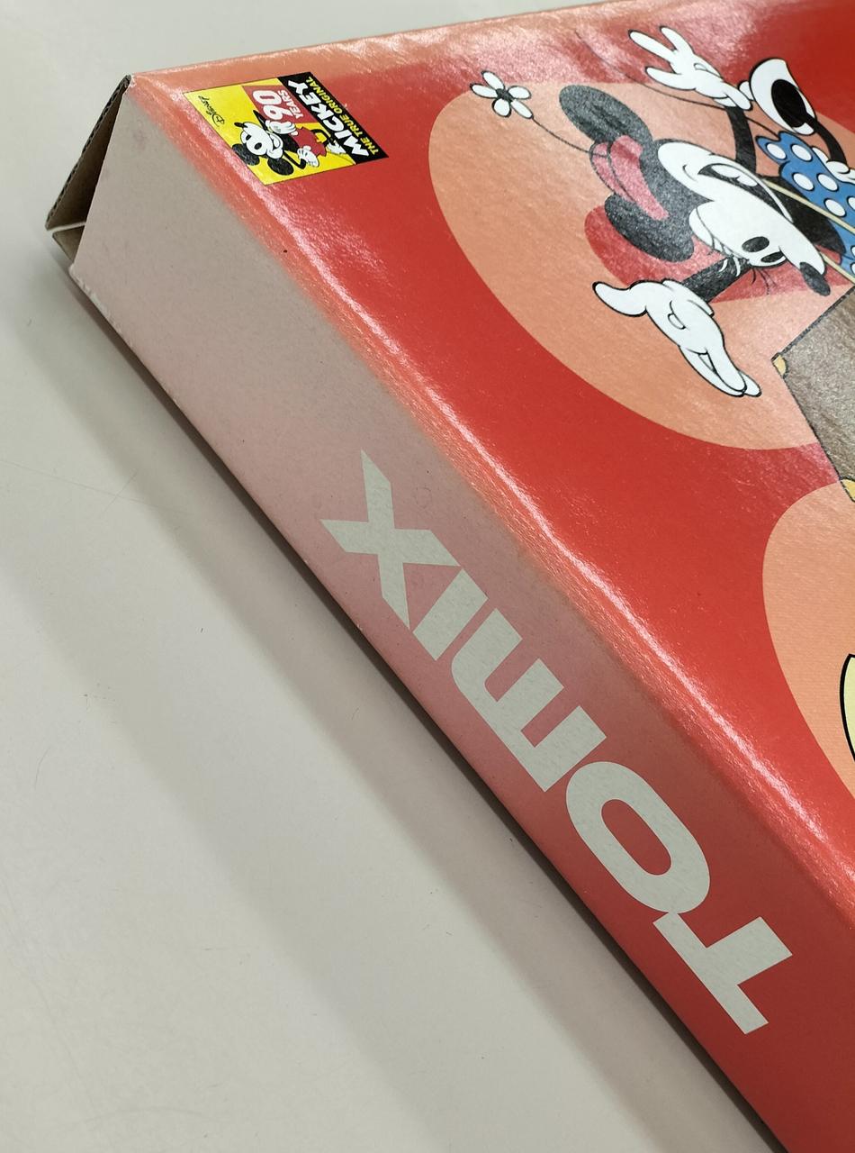 箱色あせ、傷みあり