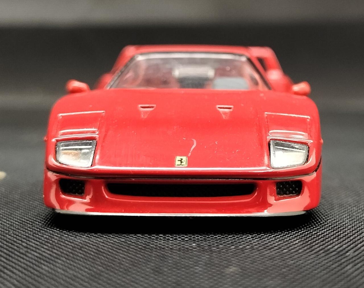 エンブレム右上にキズあり