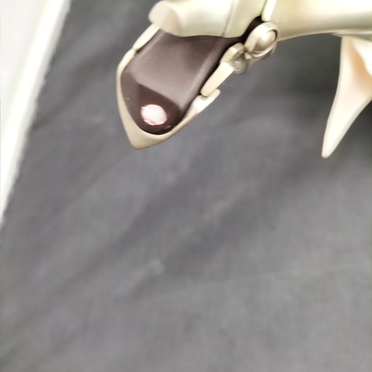 台座差し込み部分折れて詰まってます。