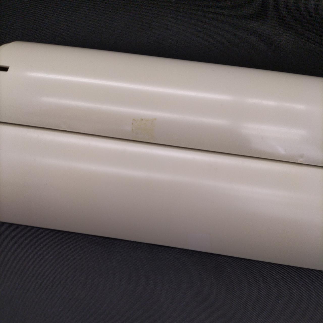 シール跡あります。