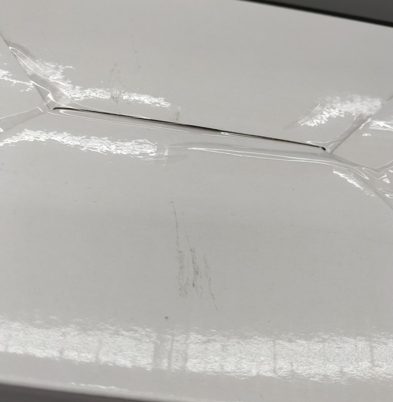 箱底面に汚れあり