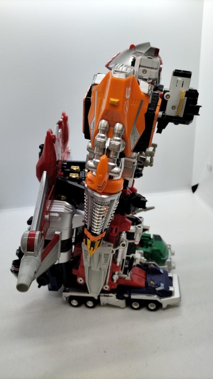BANDAI 型番：「轟轟戦隊ボウケンジャー」 轟轟合体 DXダイボウケン