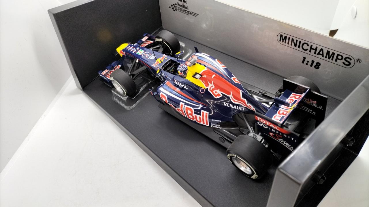 ミニチャンプス F1 Red Bull Racing RB7 1/18 ミニチャンプス(MINICHAMPS)|1/18 RED BULL RACING RB7 JAPAN