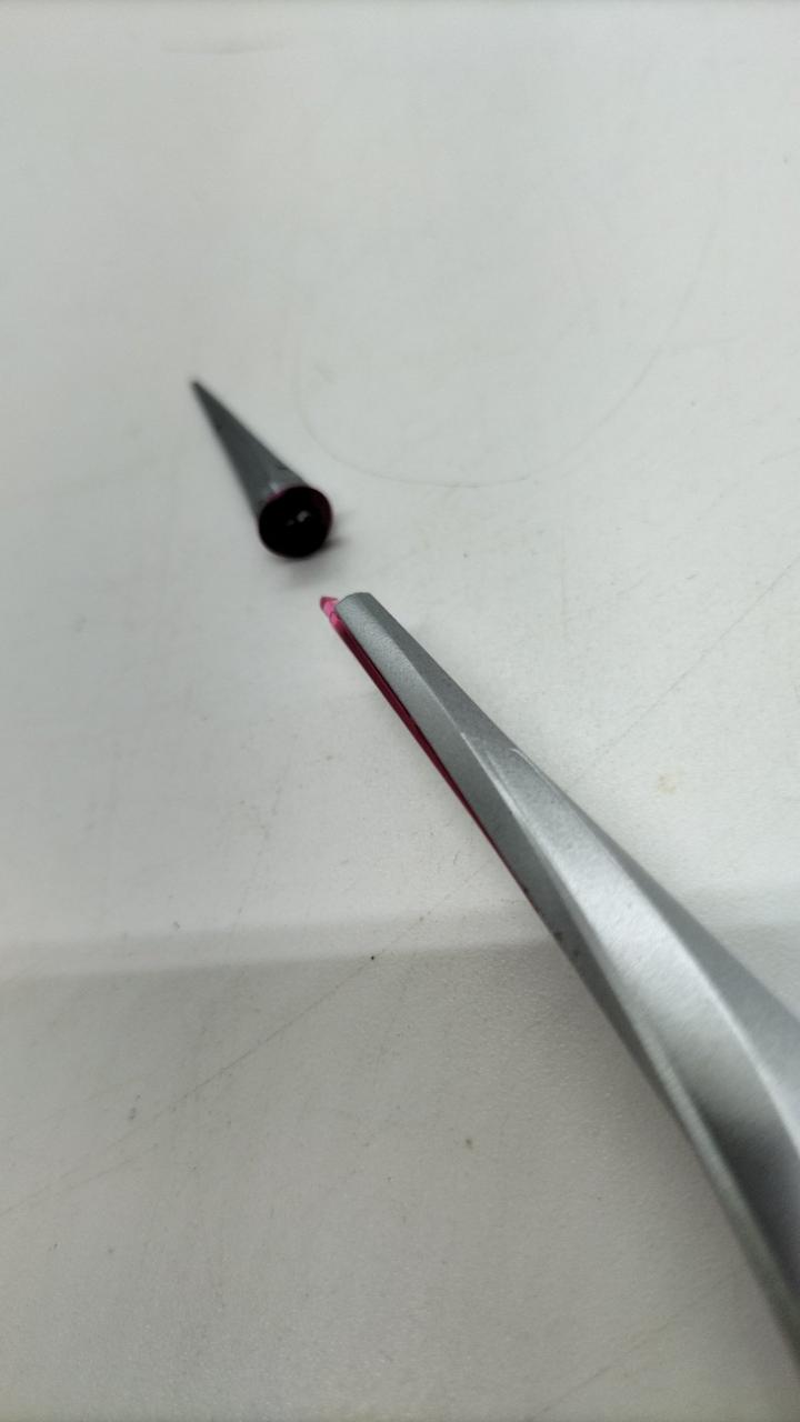 先端折れて破損