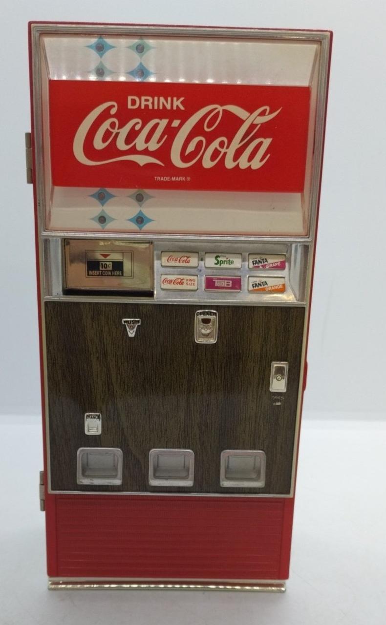 コカコーラ 自販機型 貯金箱 ヤフオクで買ったコカ・コーラのミニチュア自販機型貯金箱