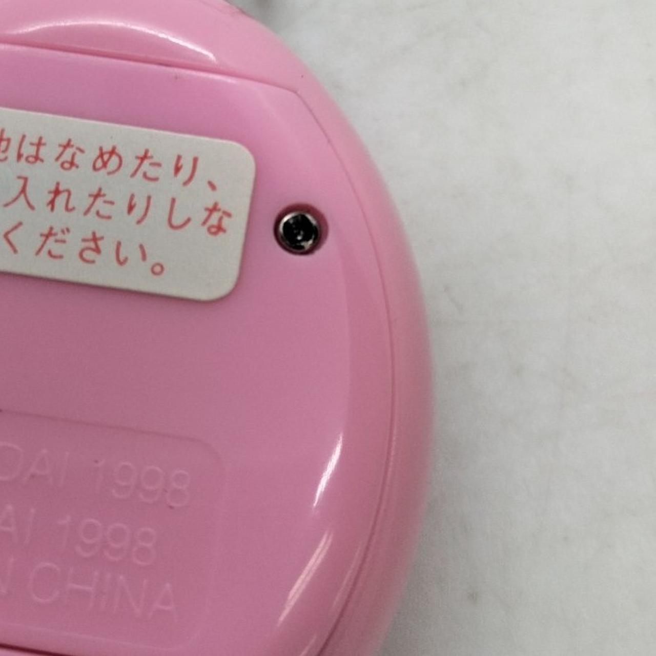 右ネジ穴が潰れてる為、ネジが取れません。