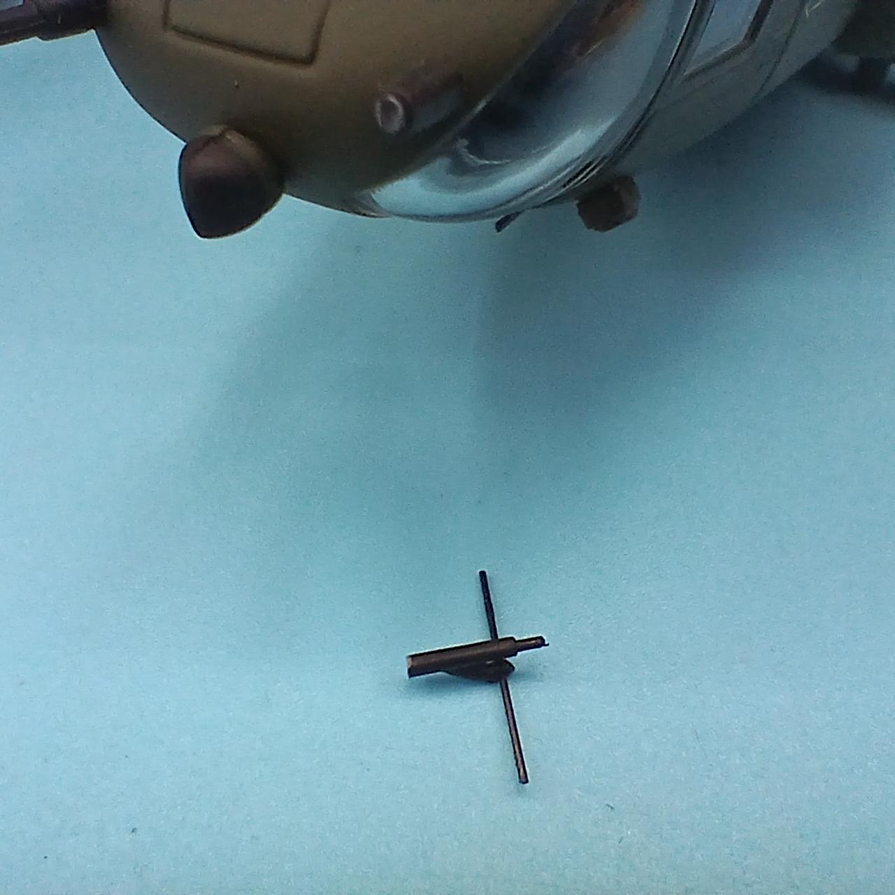 機首部分アンテナ折れ