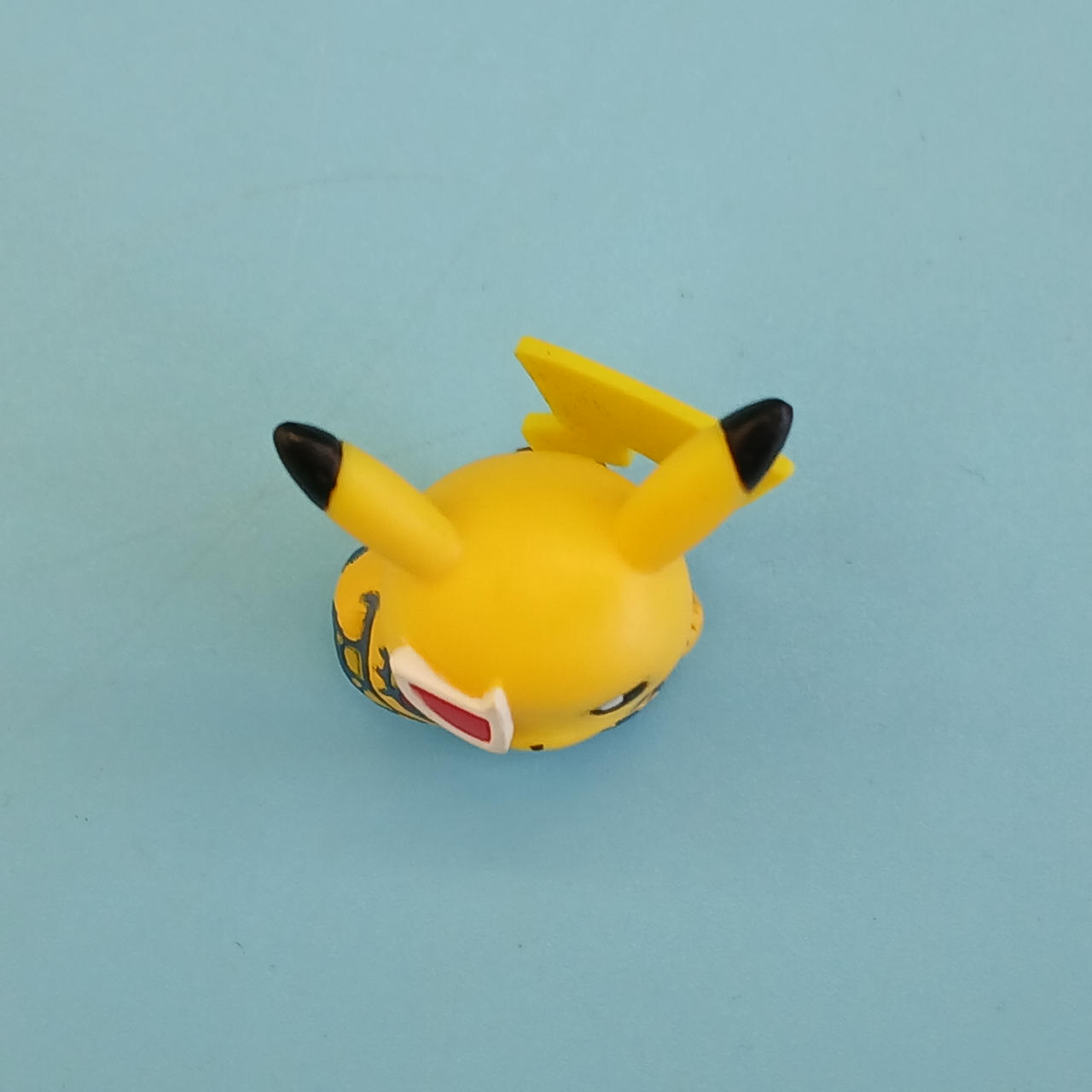 ポケモンセンター|ボスごっこピカチュウ プラズマ団 ゲーチス|【ハード