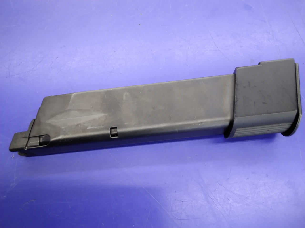 予備マガジン1コ付属(色違い)