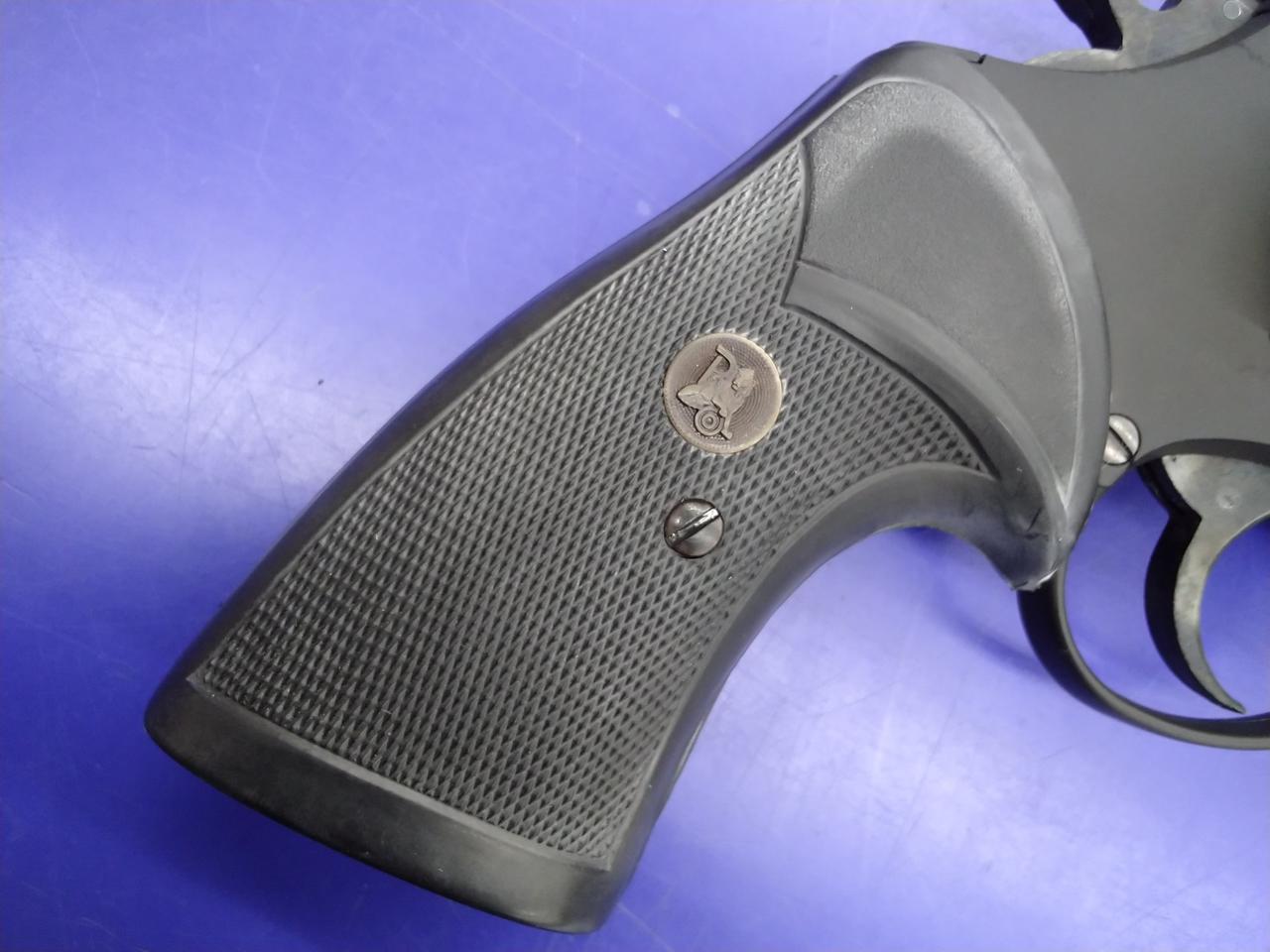 グリップ部品一部白化あります