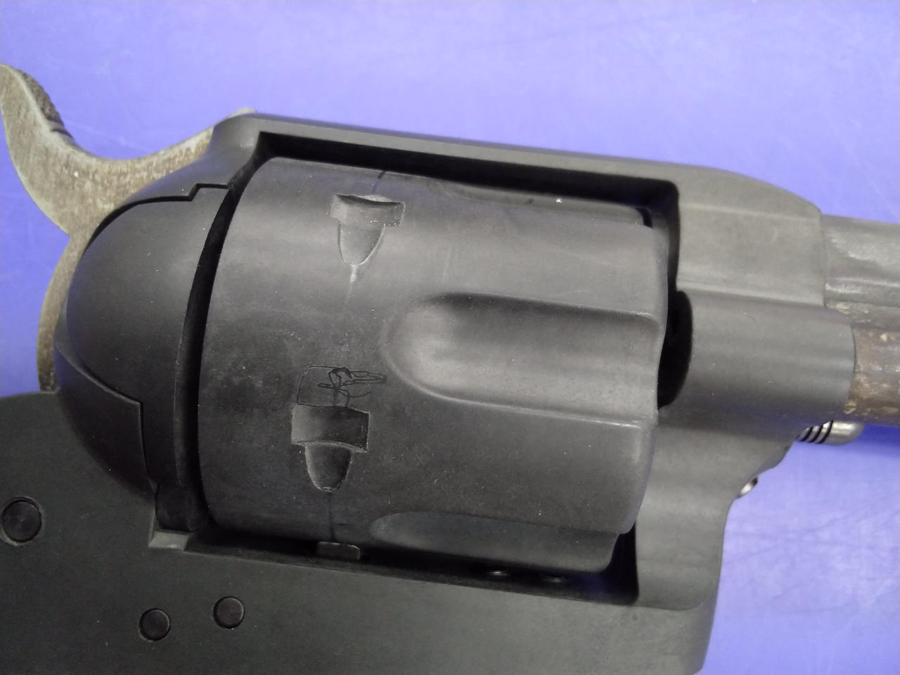 シリンダー部分回転によるキズあり