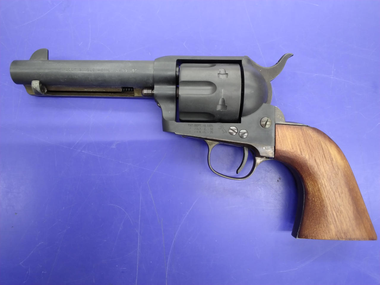 金属部分サビ・色変化あります