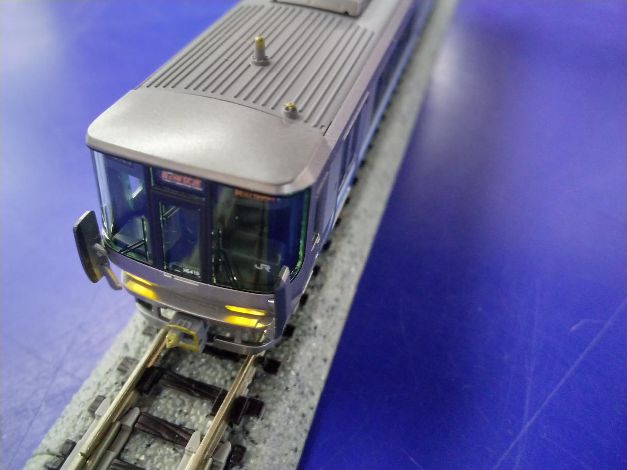 クハ222-2503屋根上・連結器色差し