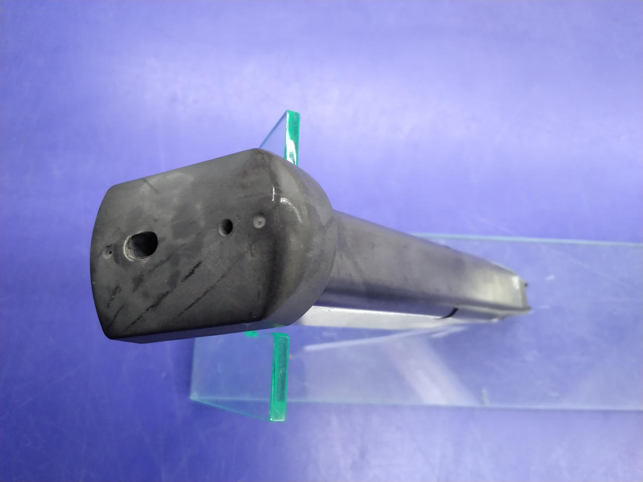 マガジン底部ゴム部品に白化あります