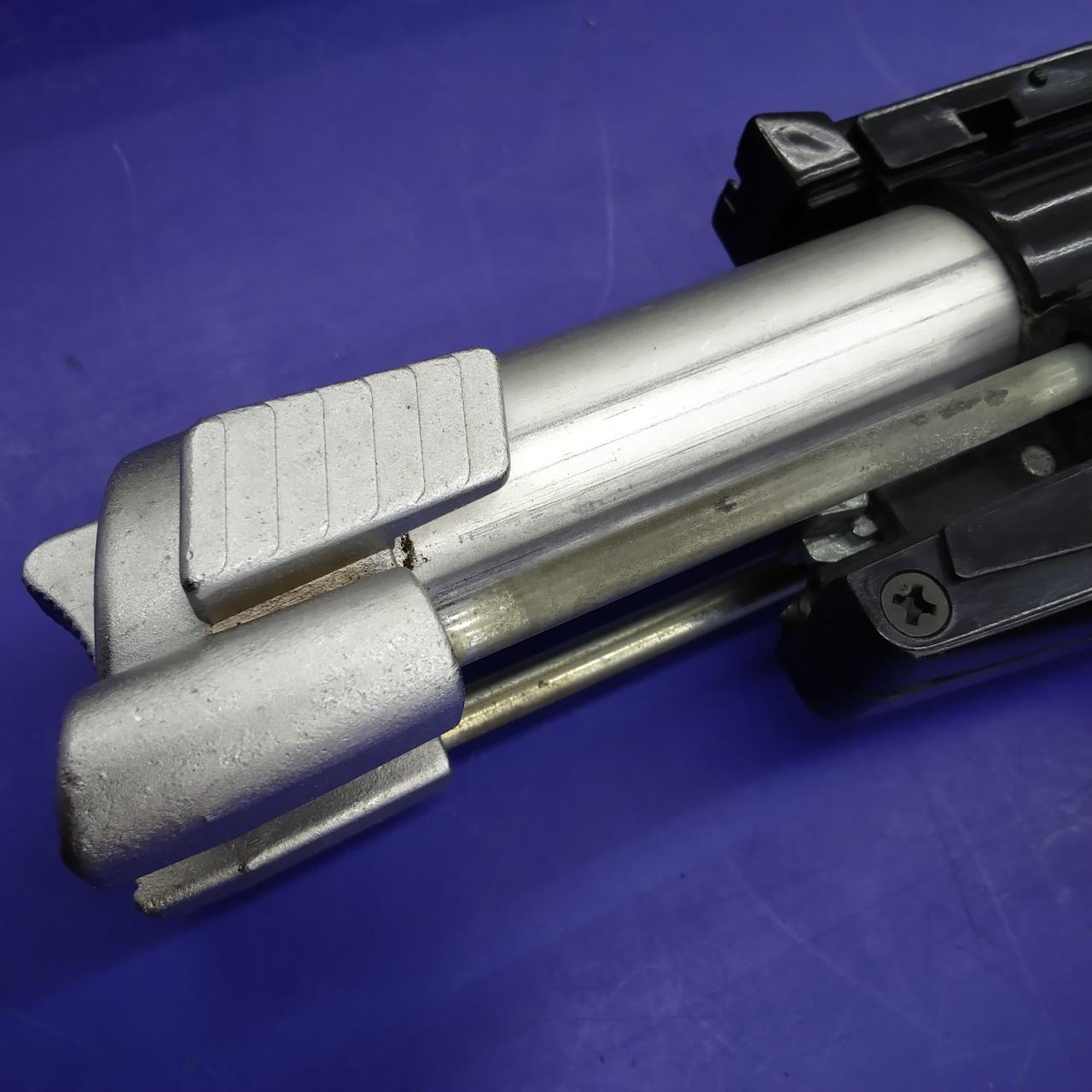 シリンダー部分可動によるスレ傷あり