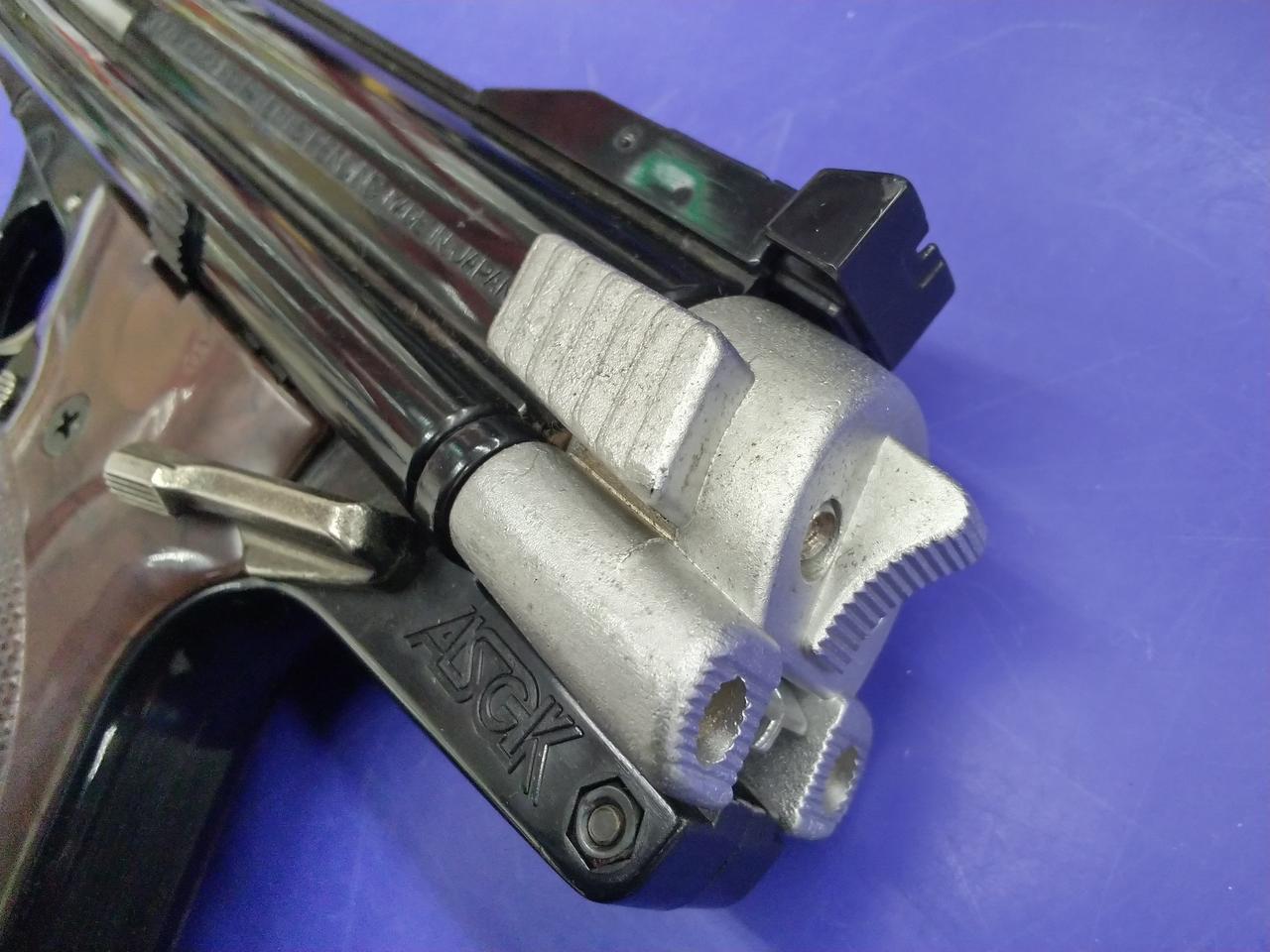 シリンダー押し込み時