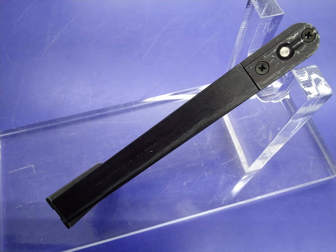 マガジン着脱によるキズあり